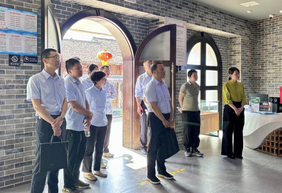 2.市公共資源交易中心與大通古鎮(zhèn)風景區(qū)1.jpg